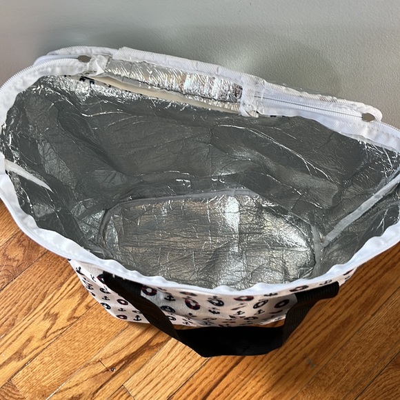 Brand new The Paper Store Cooler white with anchors perfect for summer - Picture 5 of 5